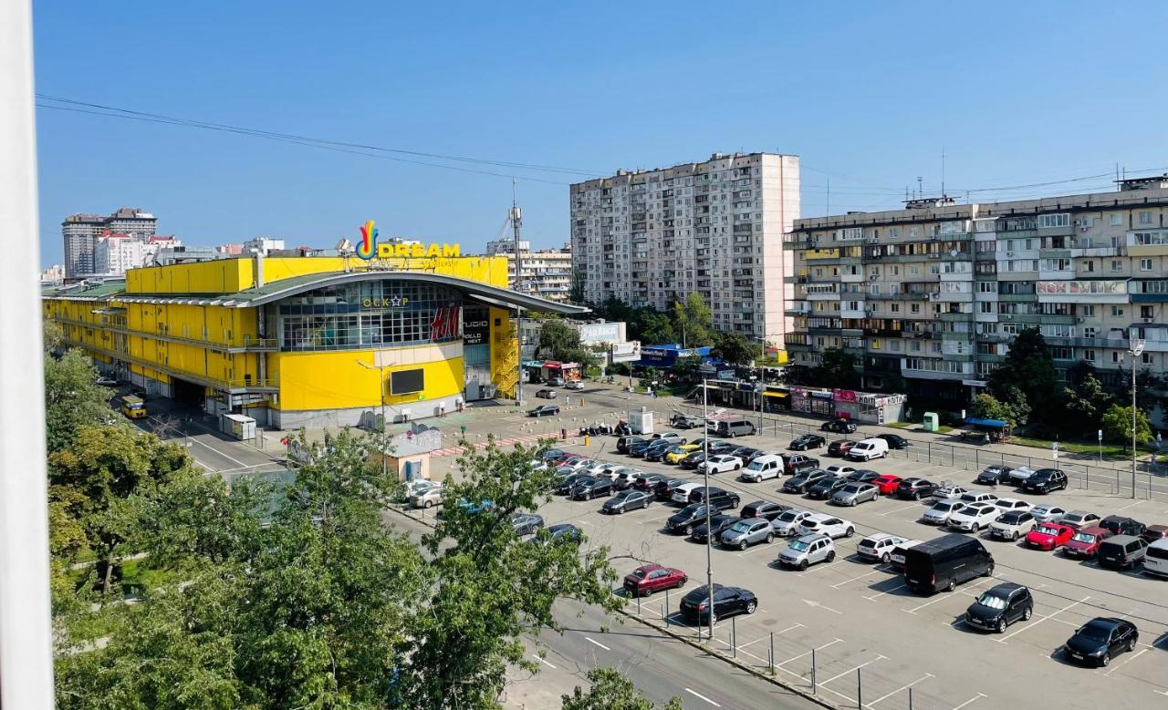 Двокімнатна На Оболоні Біля Дрім-Тауна キエフ エクステリア 写真
